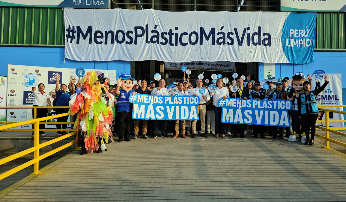 El Ministerio del Ambiente, lanzan la campaña #MenosPlásticoMásVida en el Gran Mercado Mayorista de Lima con el apoyo de la MML, EMMSA y la MSA