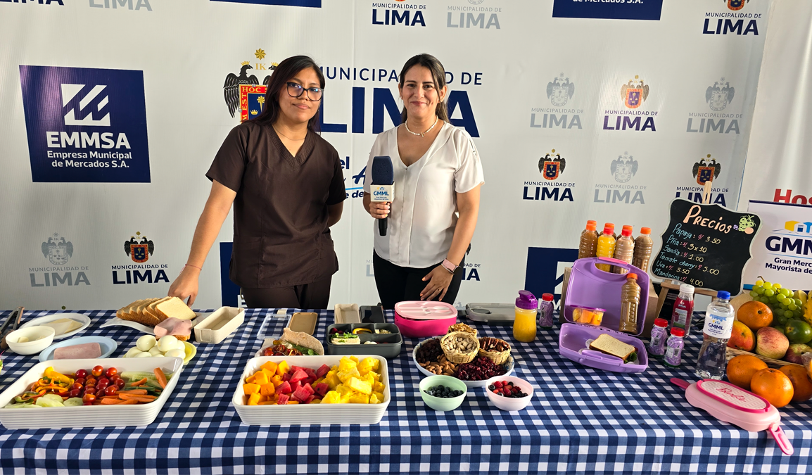 Nutricionista del Hospital de la Solidaridad imparte charla sobre loncheras saludables en el Gran Mercado Mayorista de Lima