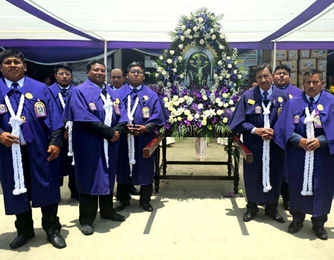 Comerciantes festejan el aniversario del maíz morado y rinden homenaje al Señor de los Milagros