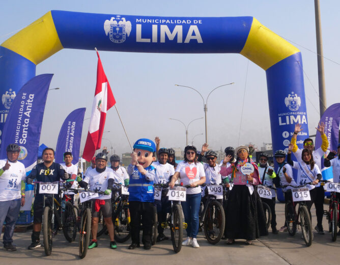 Decenas de familias participaron en la Primera Bicicleteada Familiar en el GMML