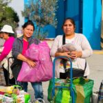 Vecinos de los distritos de la Molina y San Luis llegan al Gran Mercado Mayorista de Lima a bordo del Bus del Ahorro