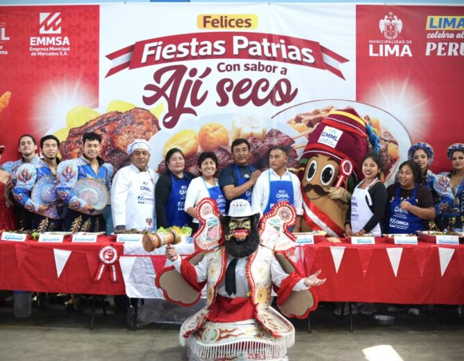 El Gran Mercado de Lima celebró el día del Ají Seco con música, danzas y más de una docena de platos típicos