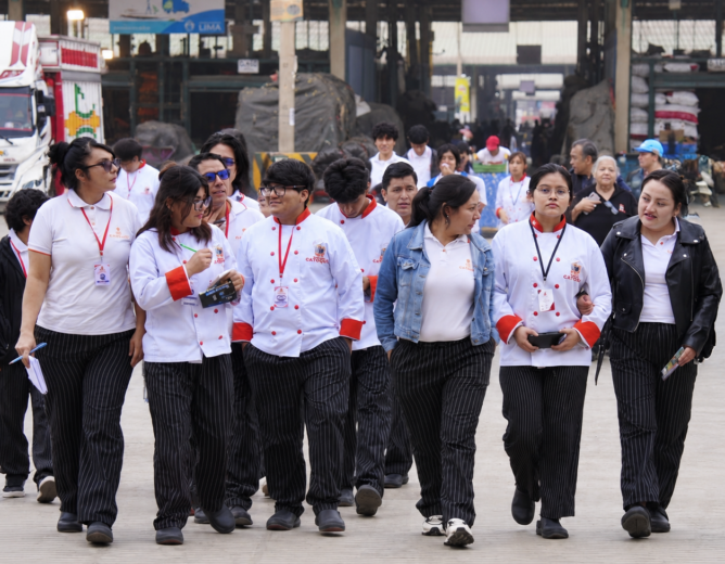 Estudiantes de Gastronomía recorren el GMML para conocer el origen de nuestros insumos